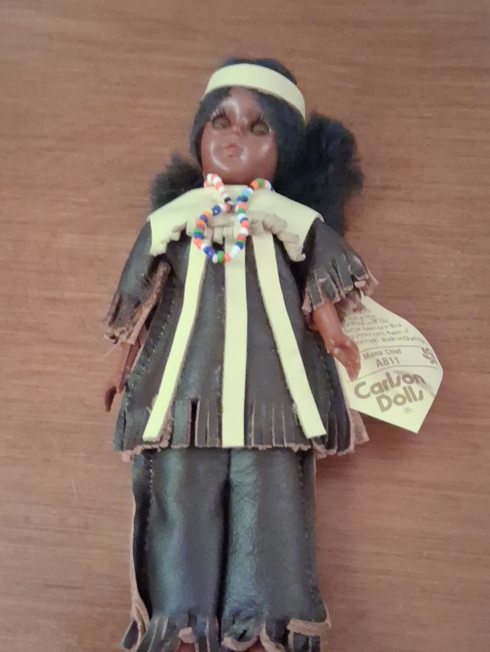 VINTAGE CARLSON DOLL -MONO CHIEF A811. With tag